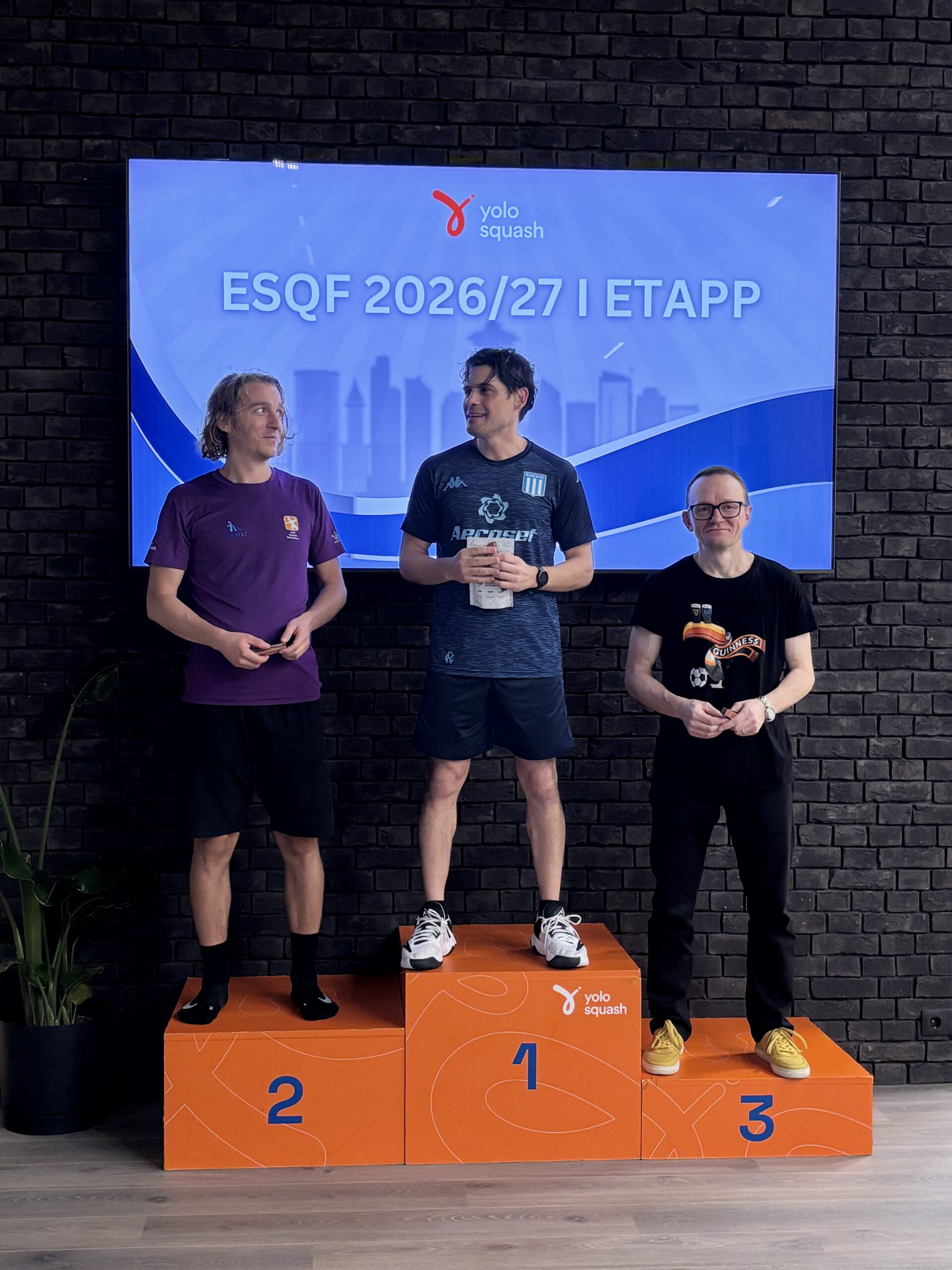 M2 liiga esikolmik